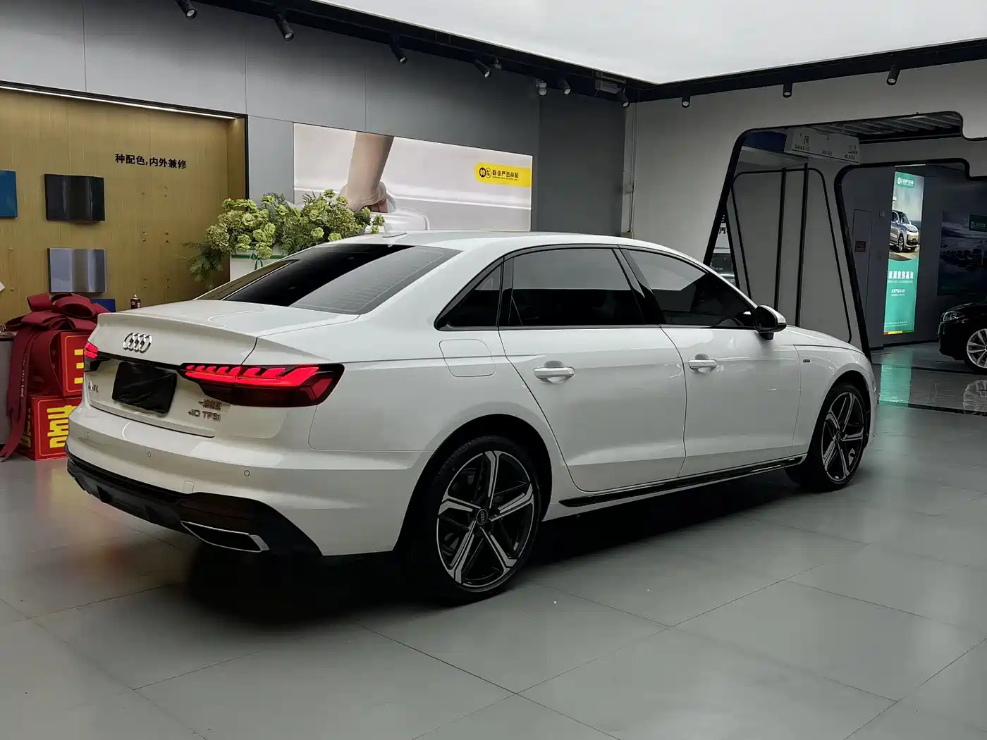 Audi A4L 2025 2 Million Celebration Edition 40 TFSI Fashion Dynamic фото 9