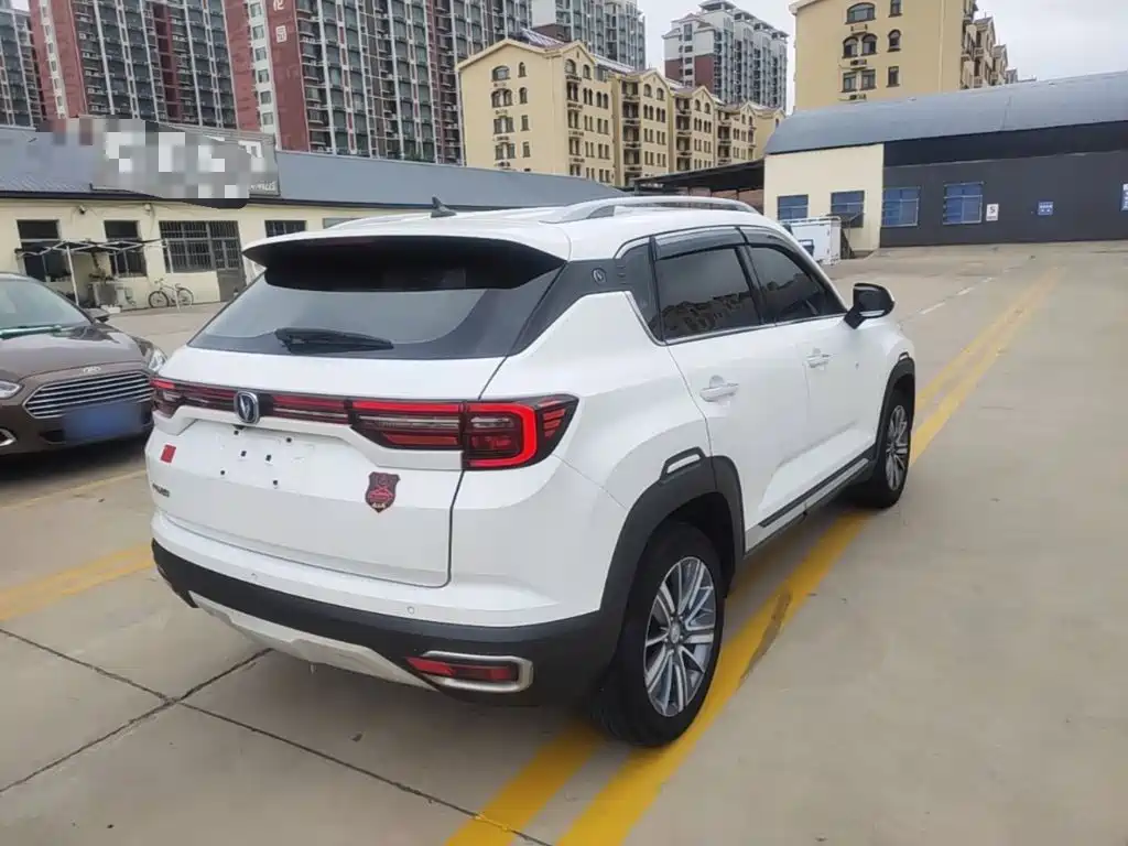 Changan CS35 PLUS 2018 2018 1.6L Manual Cool Connect China V