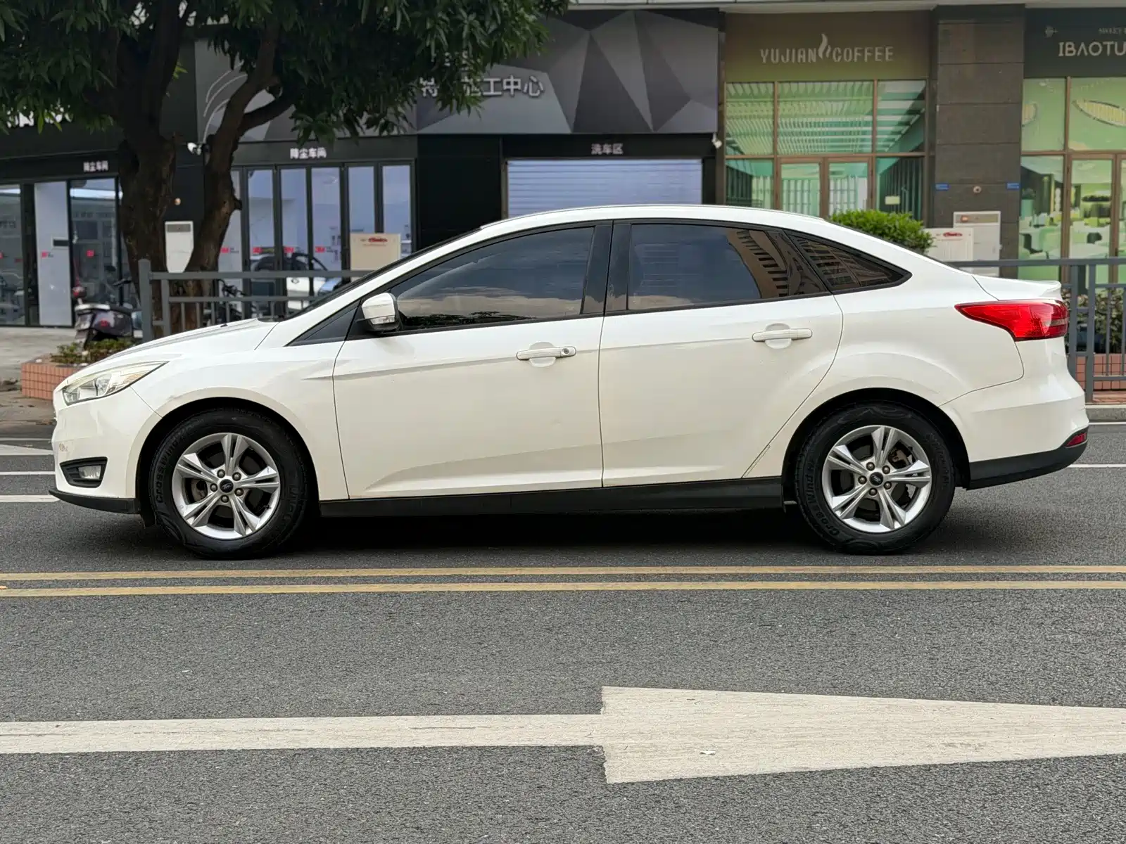 Photo 12 - Ford Focus