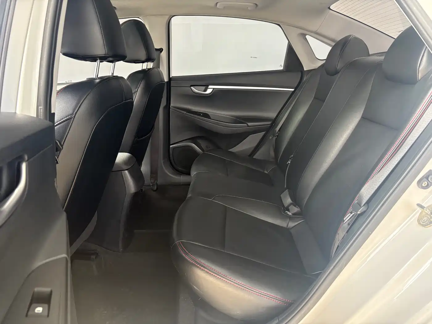 Hyundai Elantra 2017 1.6L Automatic Joy Value GLS фото 13