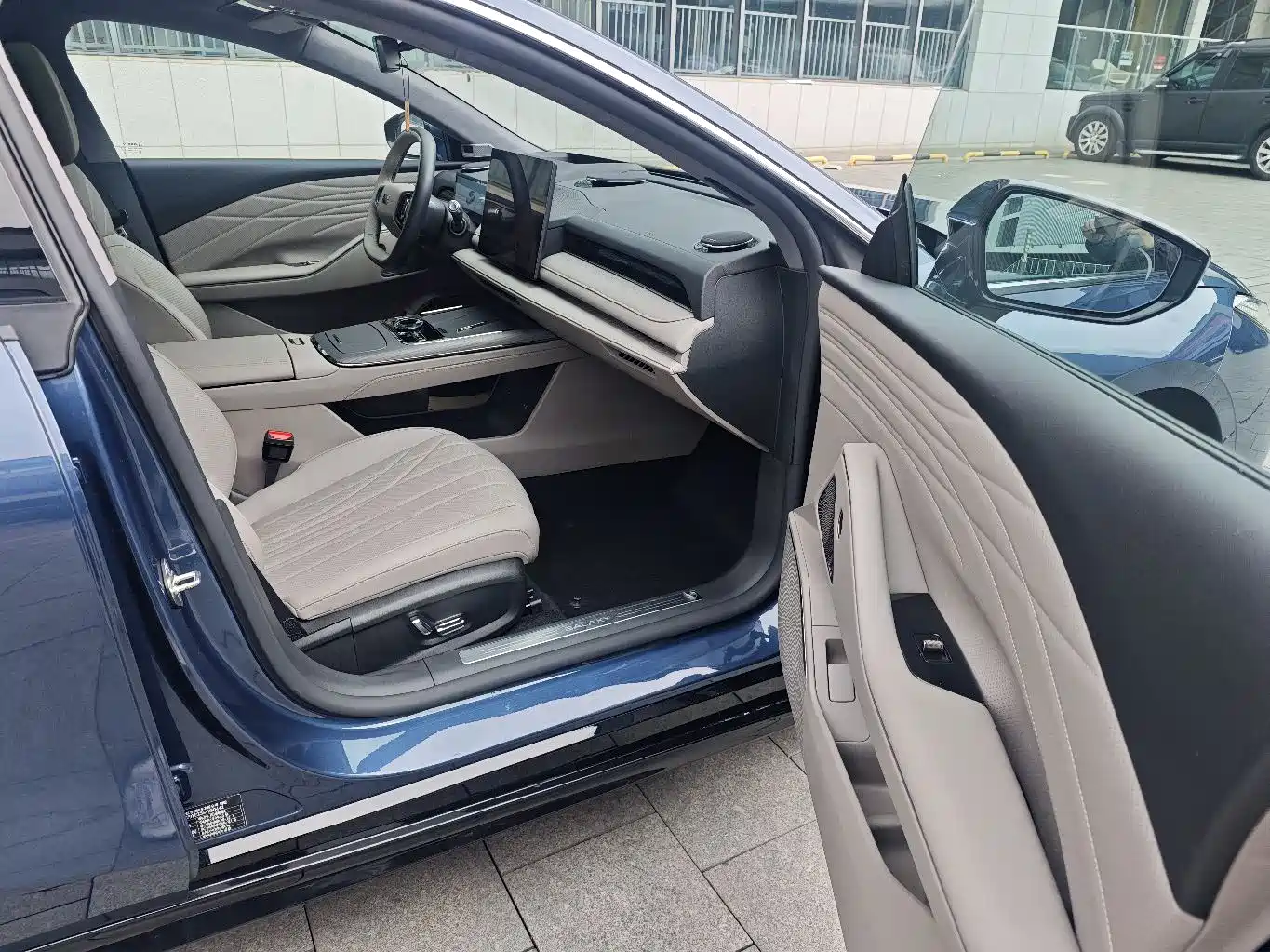 Geely Galaxy Galaxy Xingyao 8 2025 130km EM-P Starship Edition фото 33