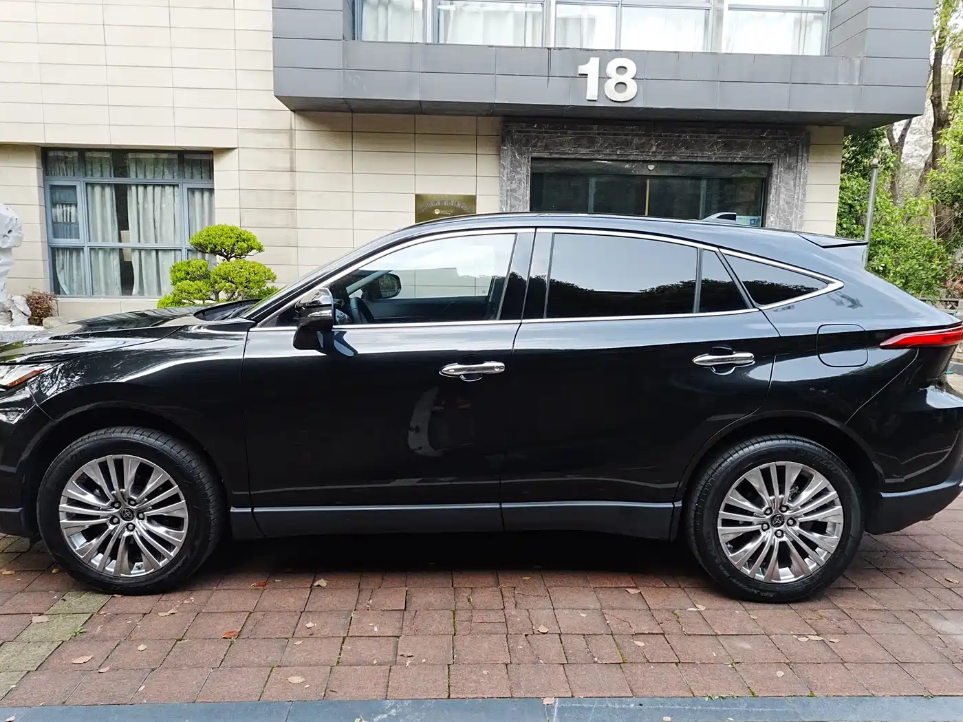 Toyota Lingfang HARRIER 2022 2.0L CVT 2WD Premium Edition фото 5