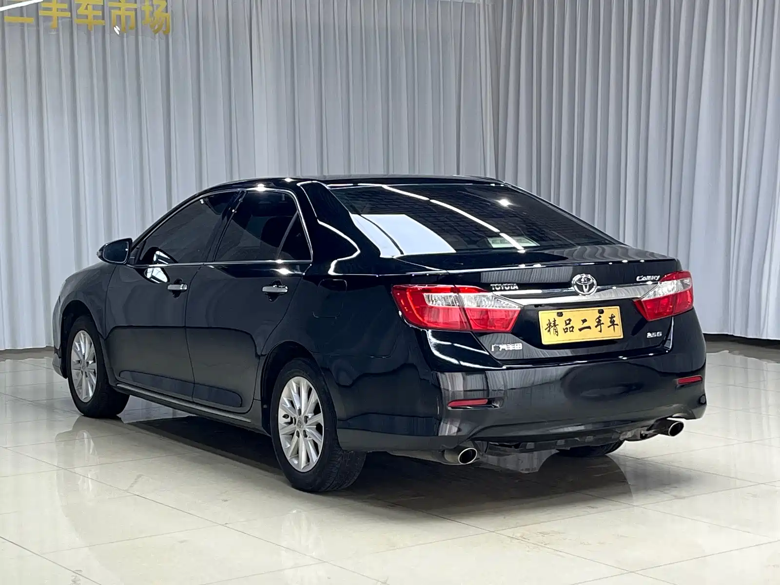 Фото 6 - Toyota Camry