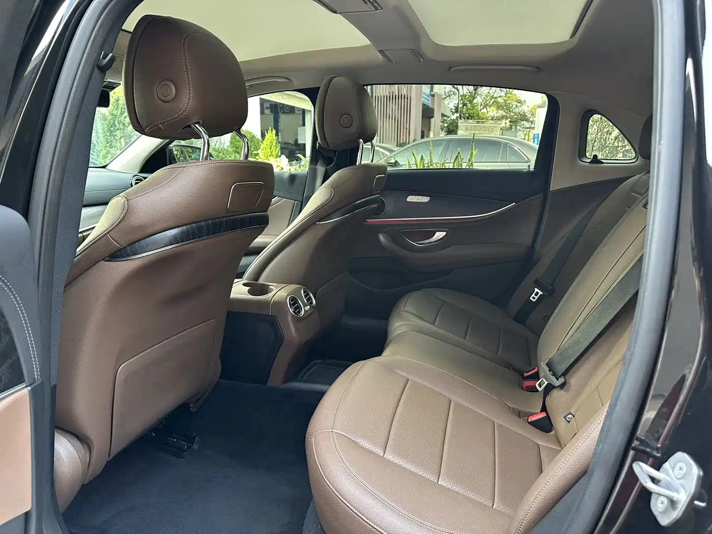 Mercedes-Benz E-Class 2017 E 300 L Sport Luxury фото 9