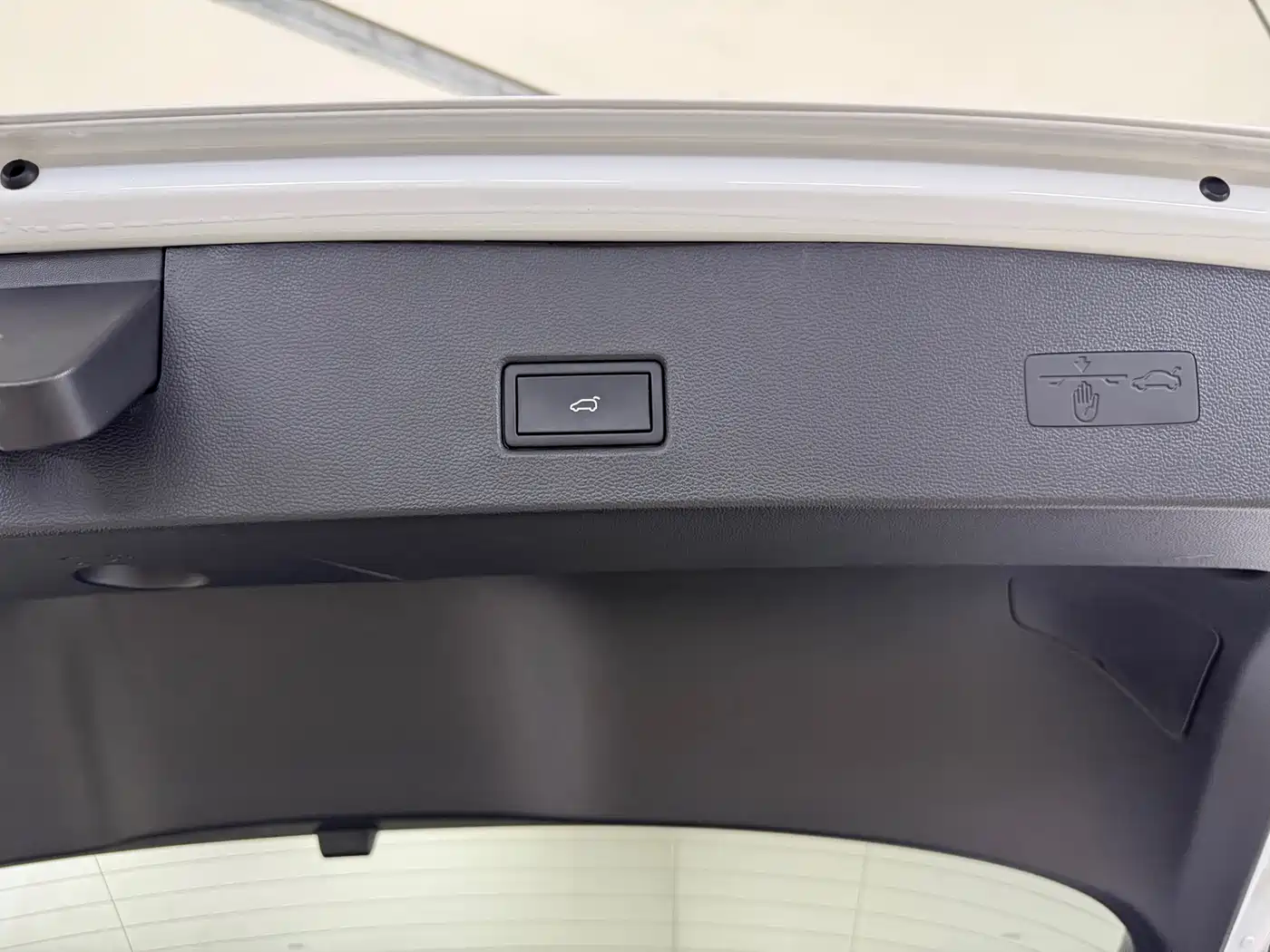 VOLKSWAGEN T ROC EXPLORING SONGS