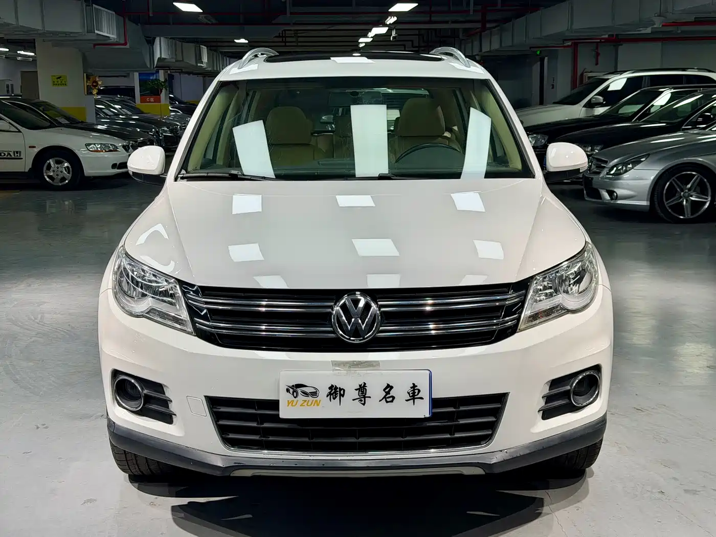Volkswagen Tiguan 2010 2.0TSI Automatic 4WD Elite фото 2