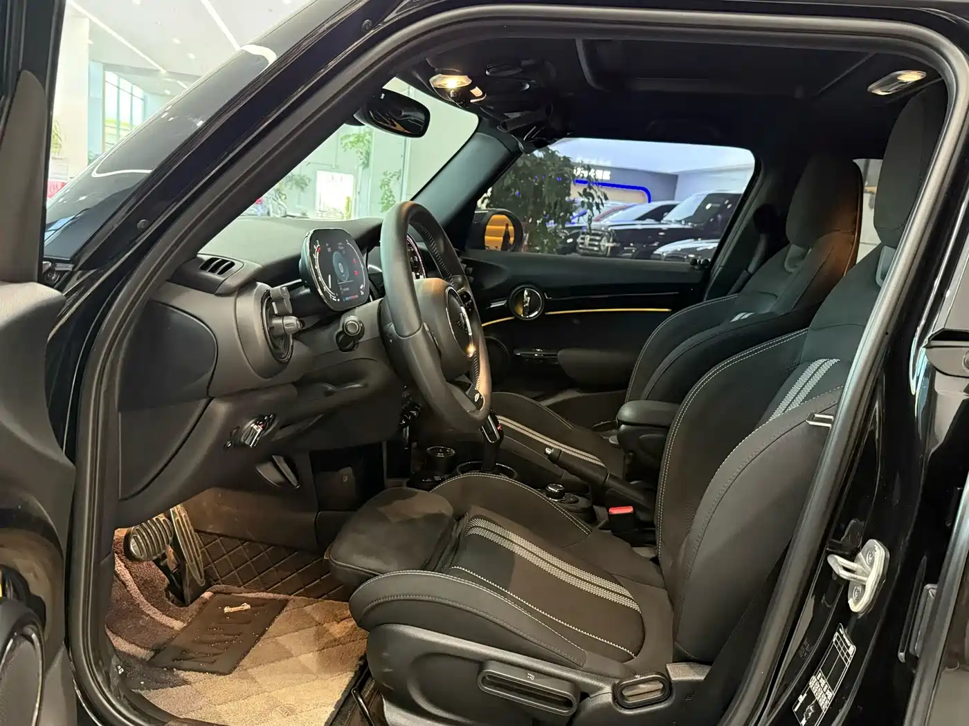 MINI 2022 1.5T COOPER Black Label Special Edition 5-Door фото 4