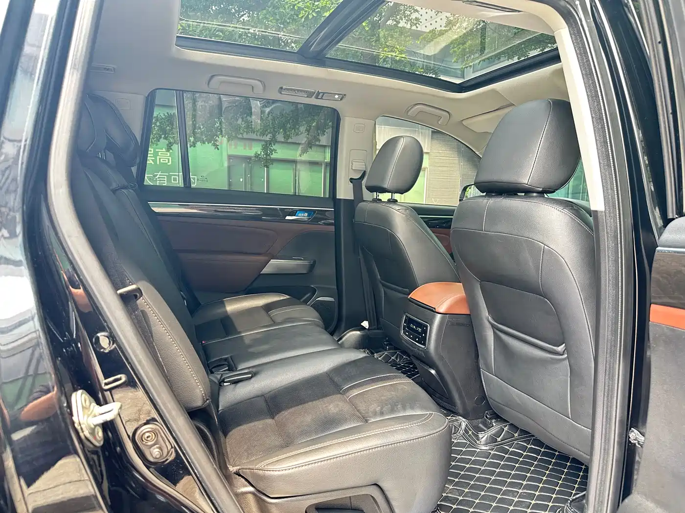 GAC Trumpchi Trumpchi GS8 2017 320T 2WD Luxury Smart Connect (7-seater) фото 8