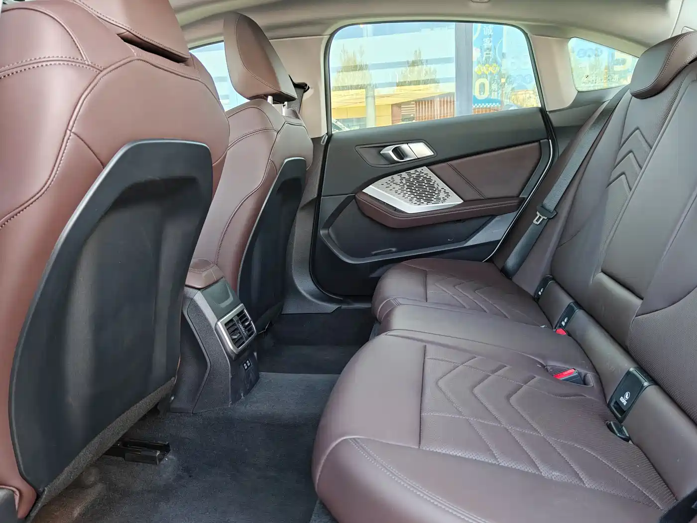 BMW 2 Series 2025 225L M Sport Package фото 14