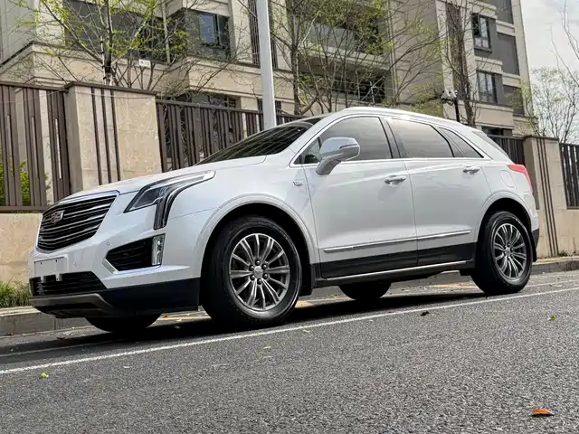 CADILLAC XT5