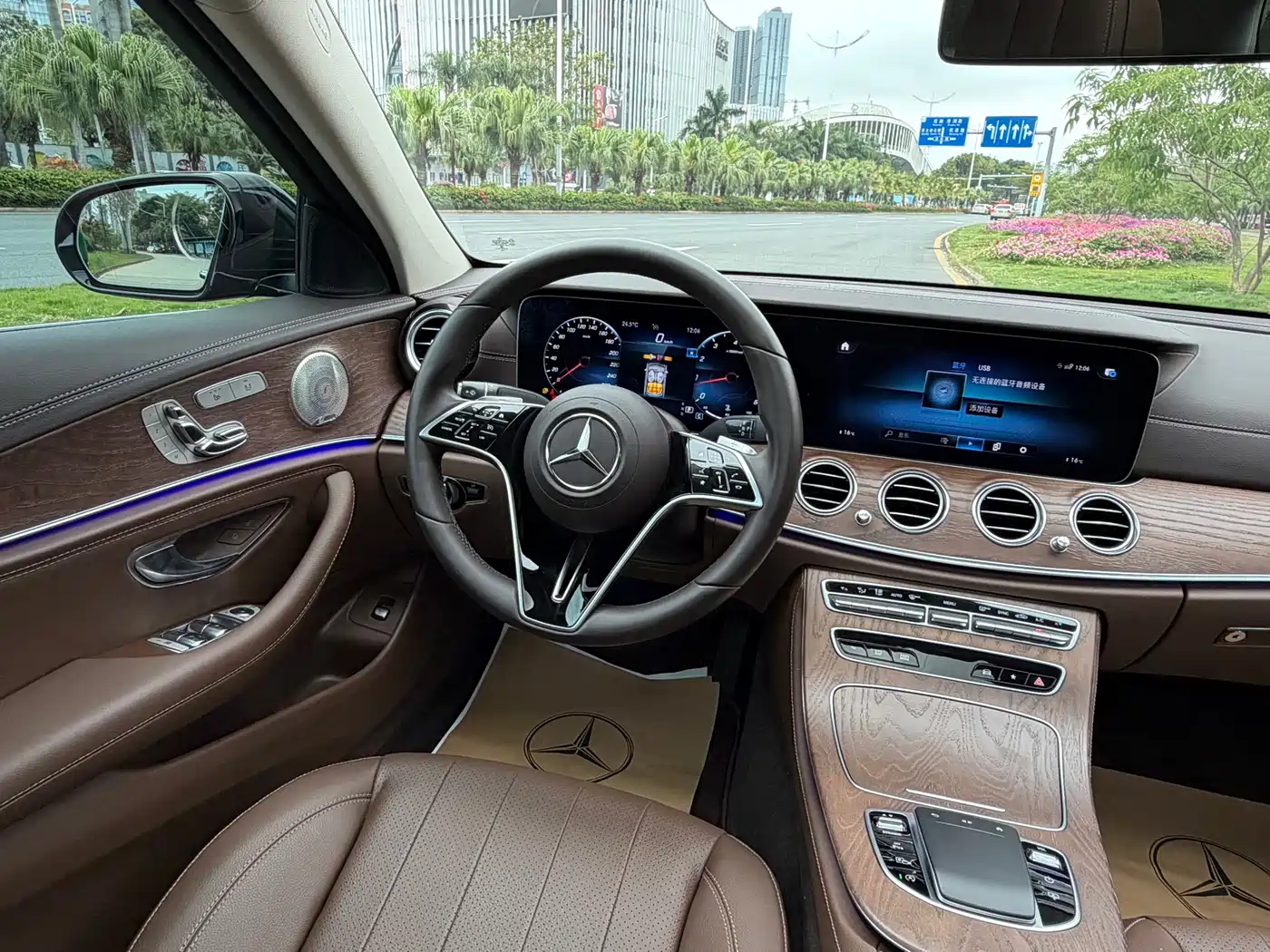 MERCEDES-BENZ E CLASS