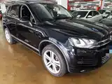 Фото 2 - Volkswagen Touareg