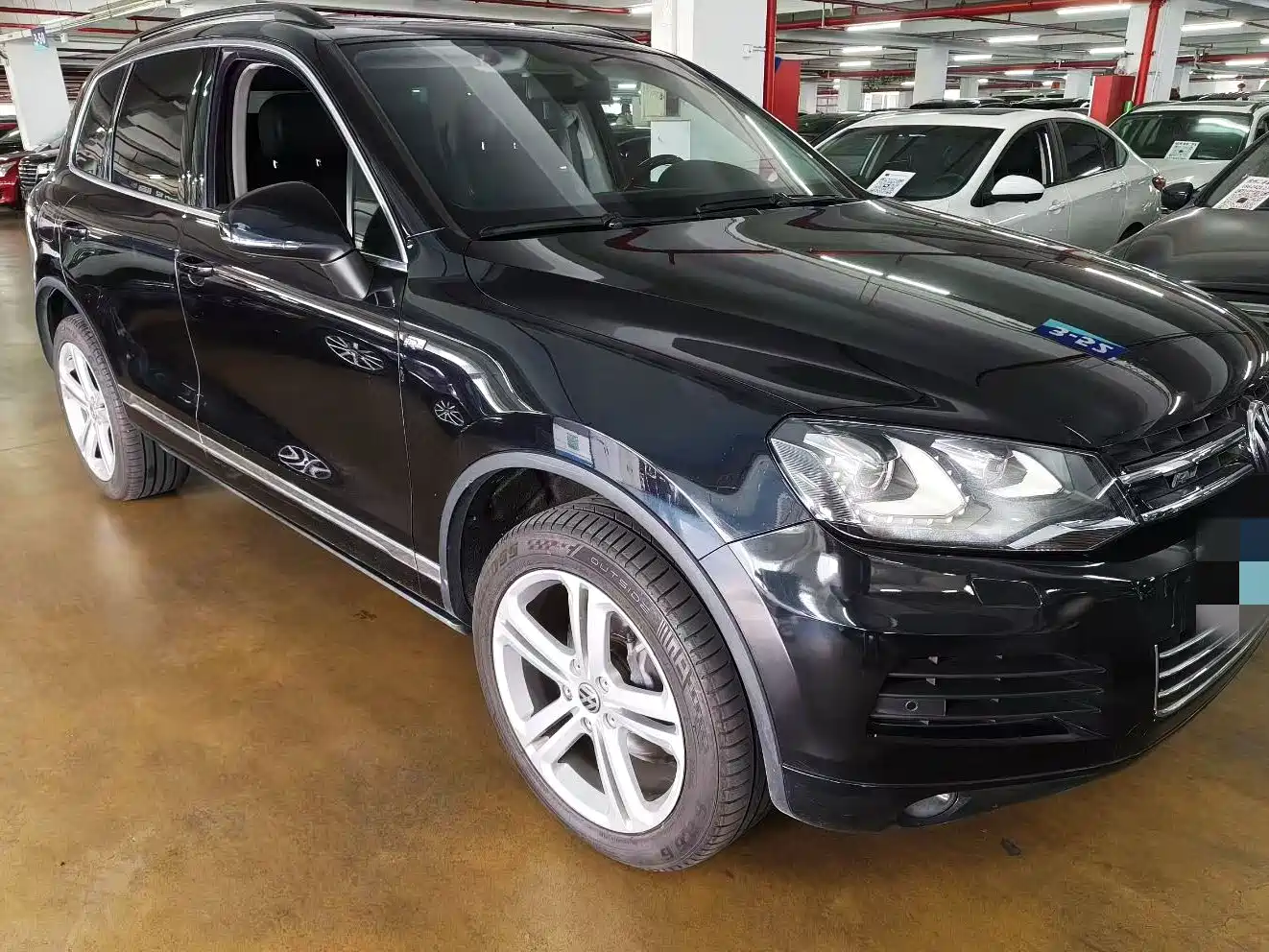 Фото 2 - Volkswagen Touareg