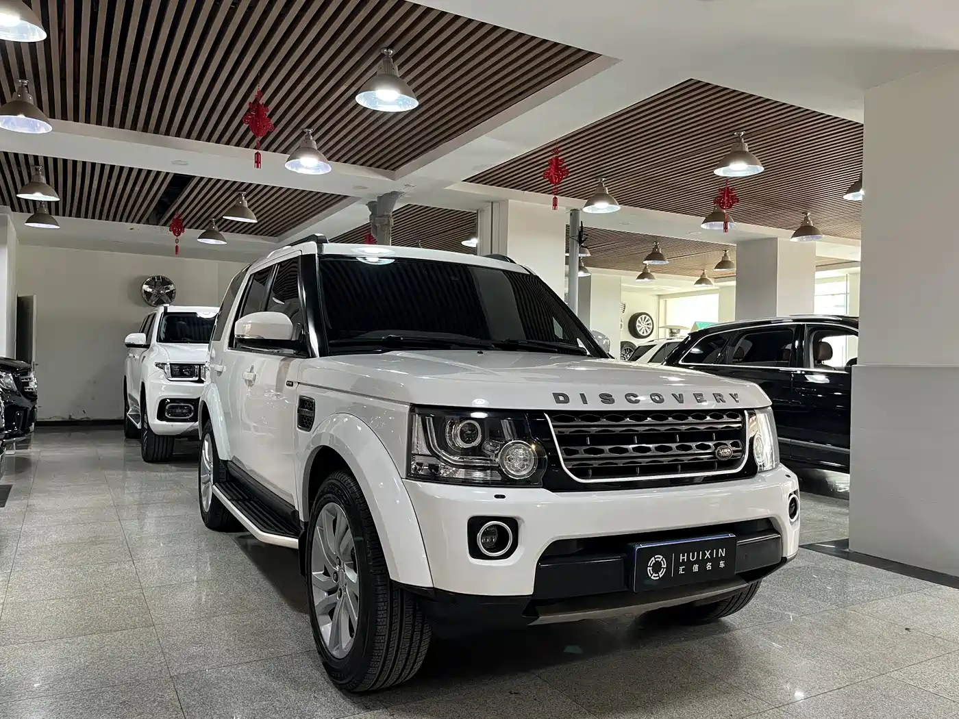 Land Rover Discovery 2016 3.0 SC V6 SE фото 3