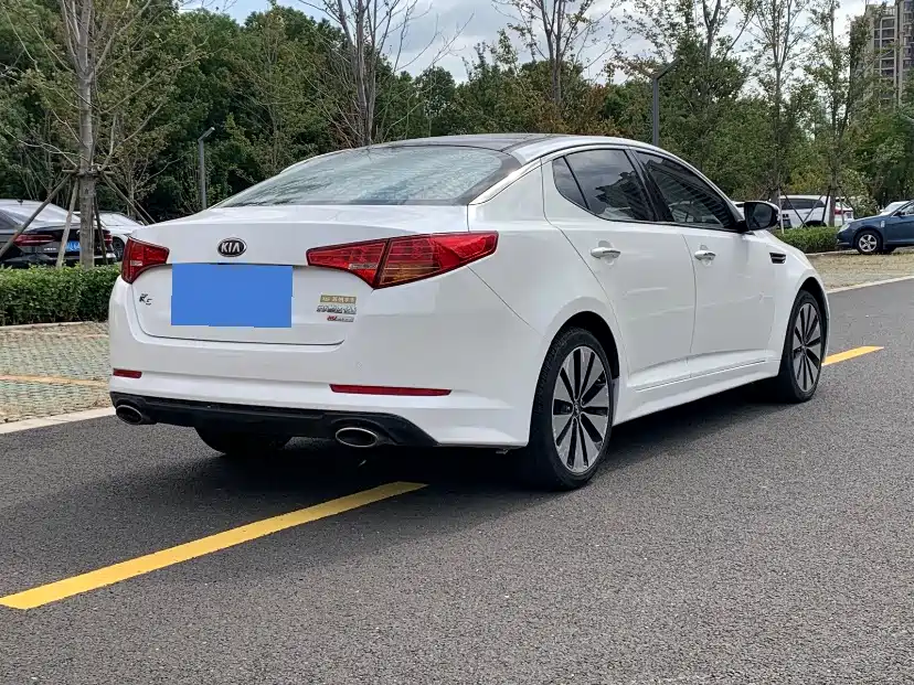 Kia K5 2012 2.0L Automatic DLX-2 фото 4