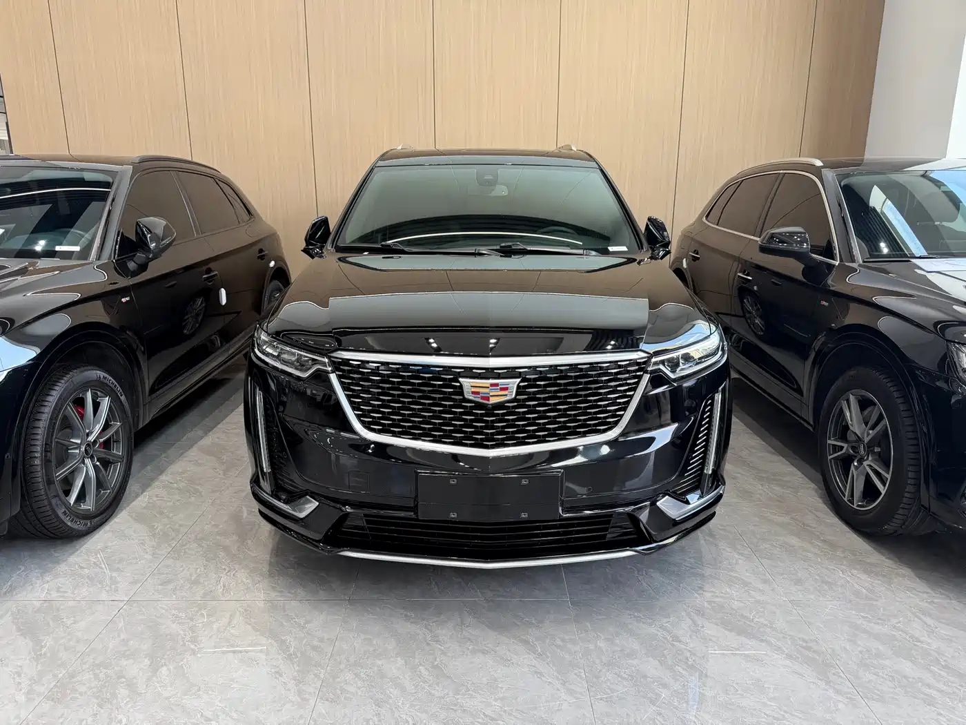 CADILLAC XT6