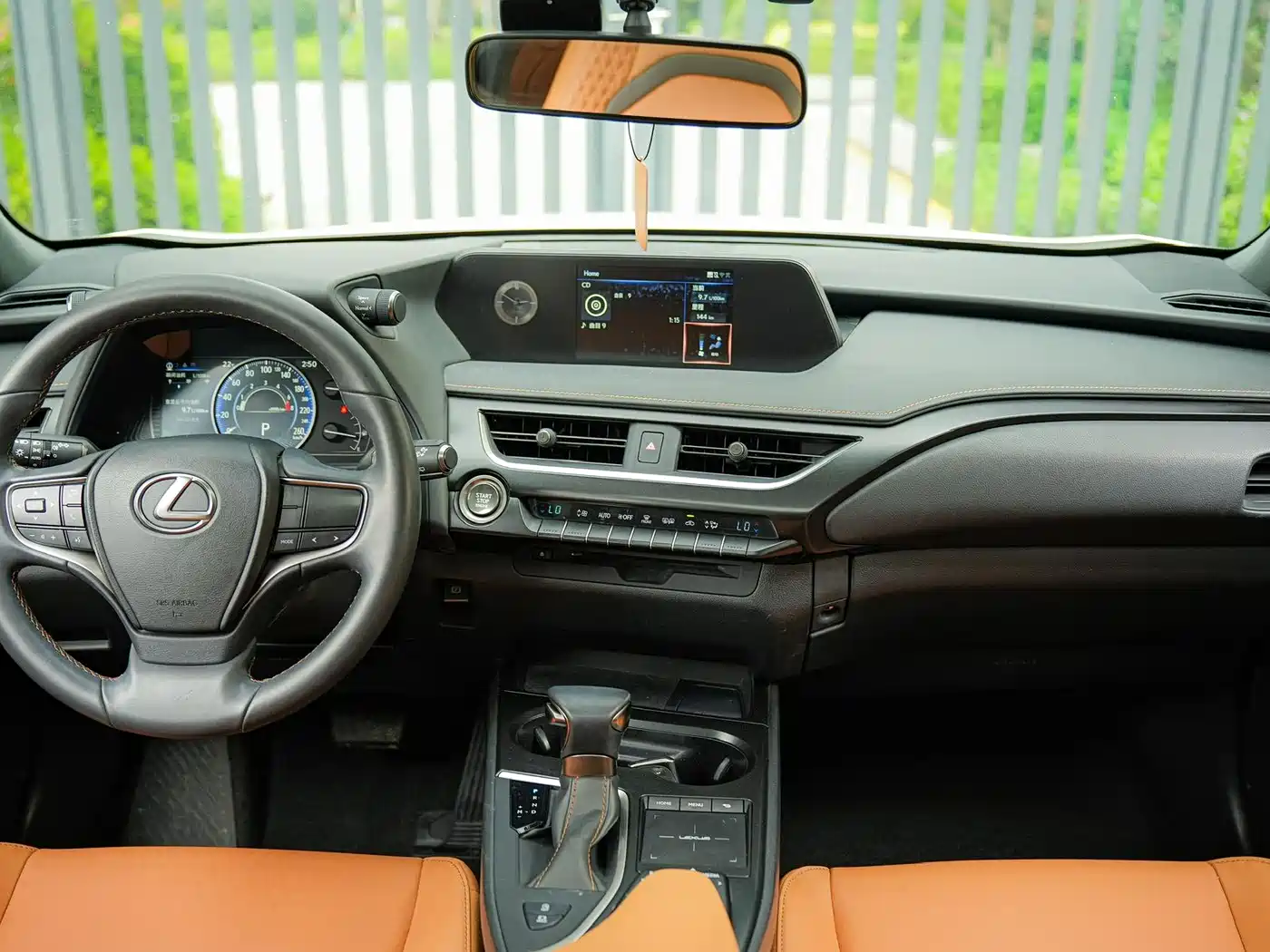 Lexus UX 2020 200 Special Edition фото 16