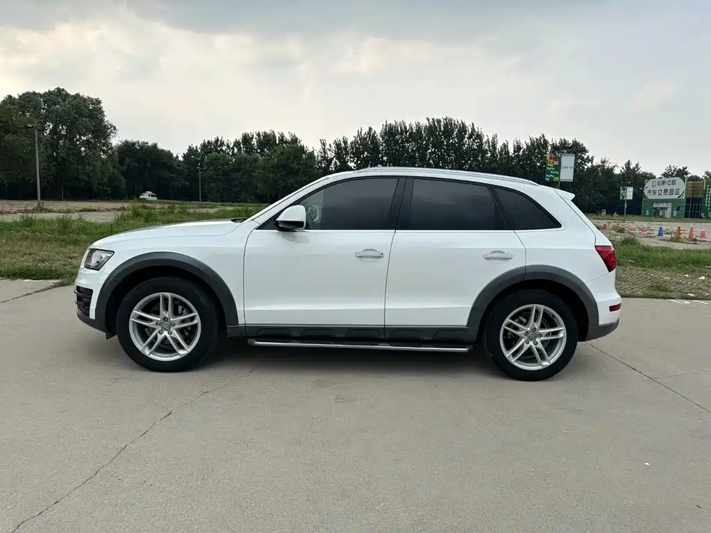 Audi Q5 2018 2017 Plus 40 TFSI Technology