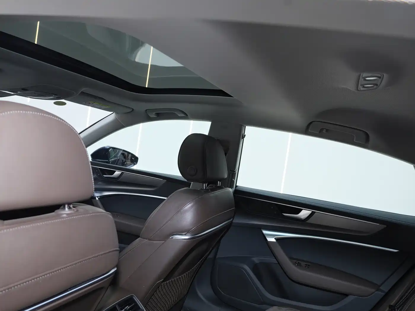 Audi A7L 2024 45TFSI S-line Dream Edition Crystal Package фото 28