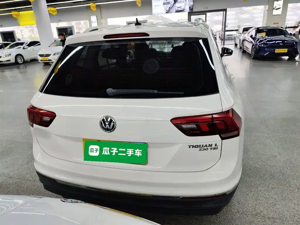 Volkswagen Tiguan L 2017 330TSI Automatic 2WD Comfort Edition фото 6