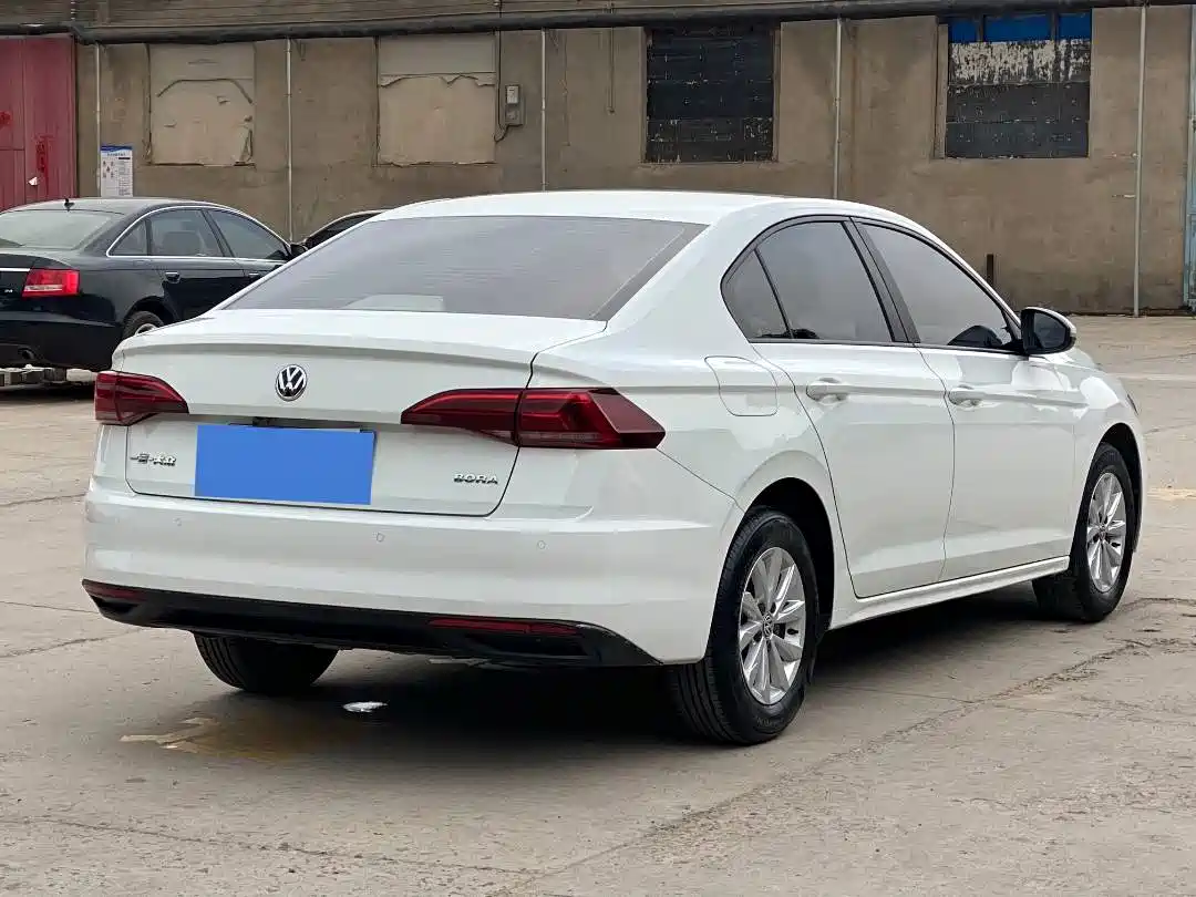 Volkswagen Bora 2018 1.5L Automatic Fashion фото 4