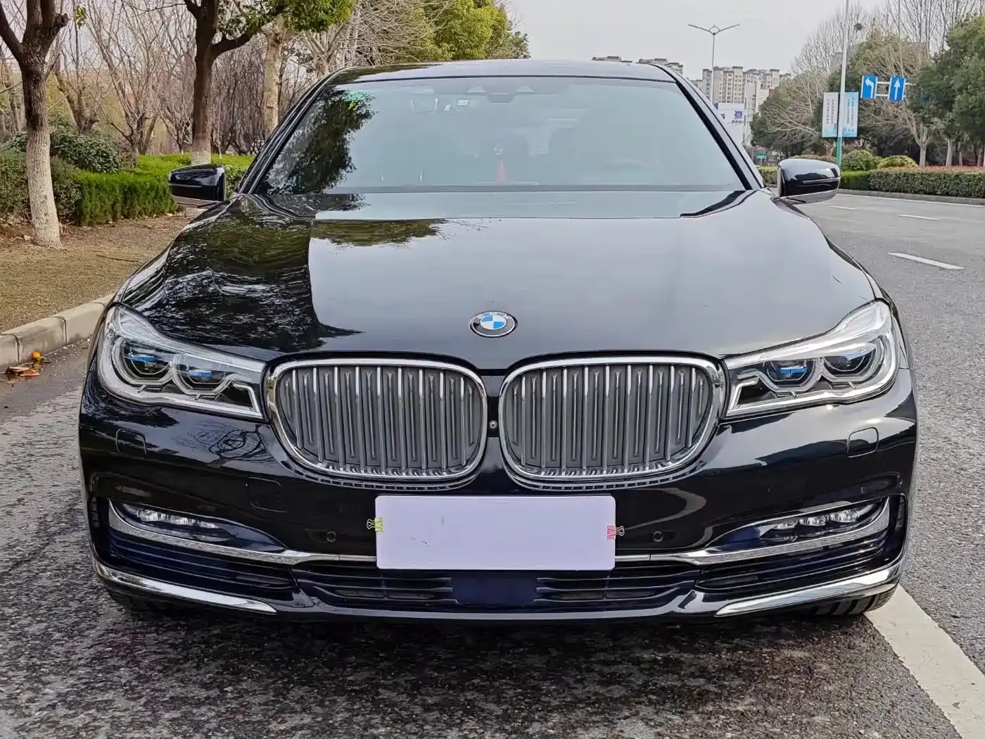 Photo 2 - BMW 7 Series