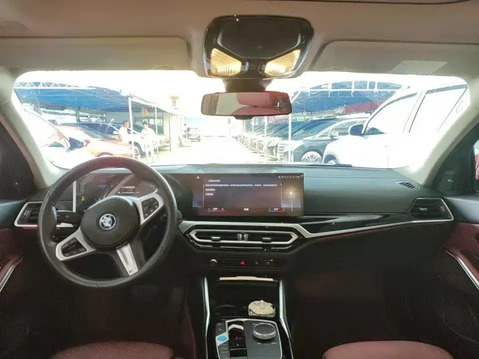 Фото 8 - BMW i3