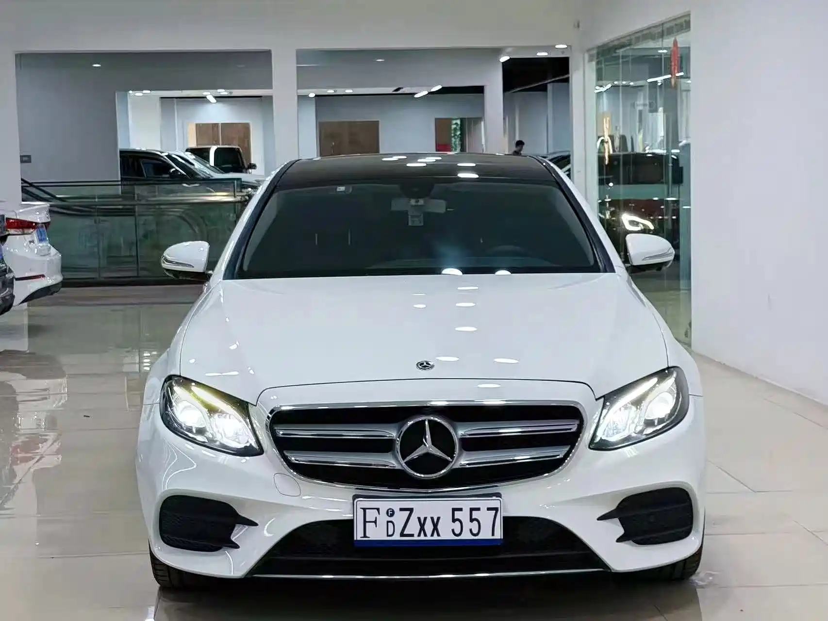 Фото 2 - Mercedes-Benz E-Class