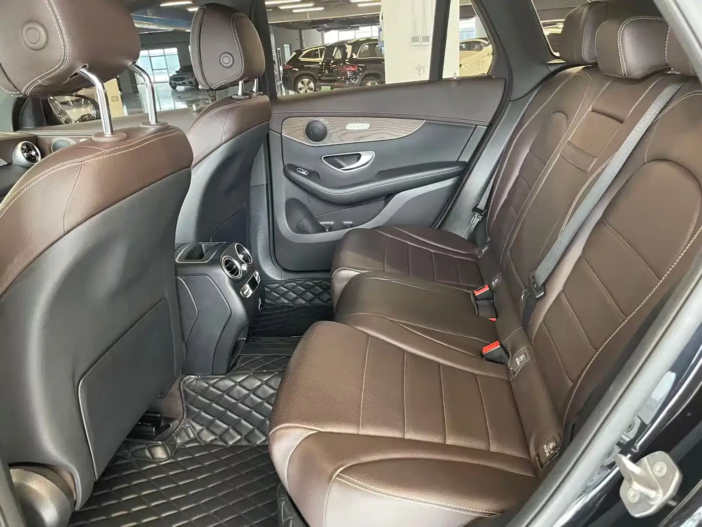 Mercedes-Benz GLC 2022 GLC 300 L 4MATIC Dynamic Collector's Edition фото 7