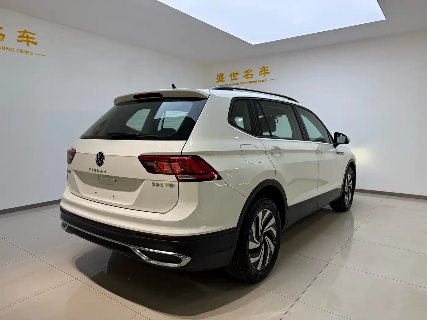 Volkswagen Tiguan L 2023 330TSI Auto 2WD Comfort Edition фото 15