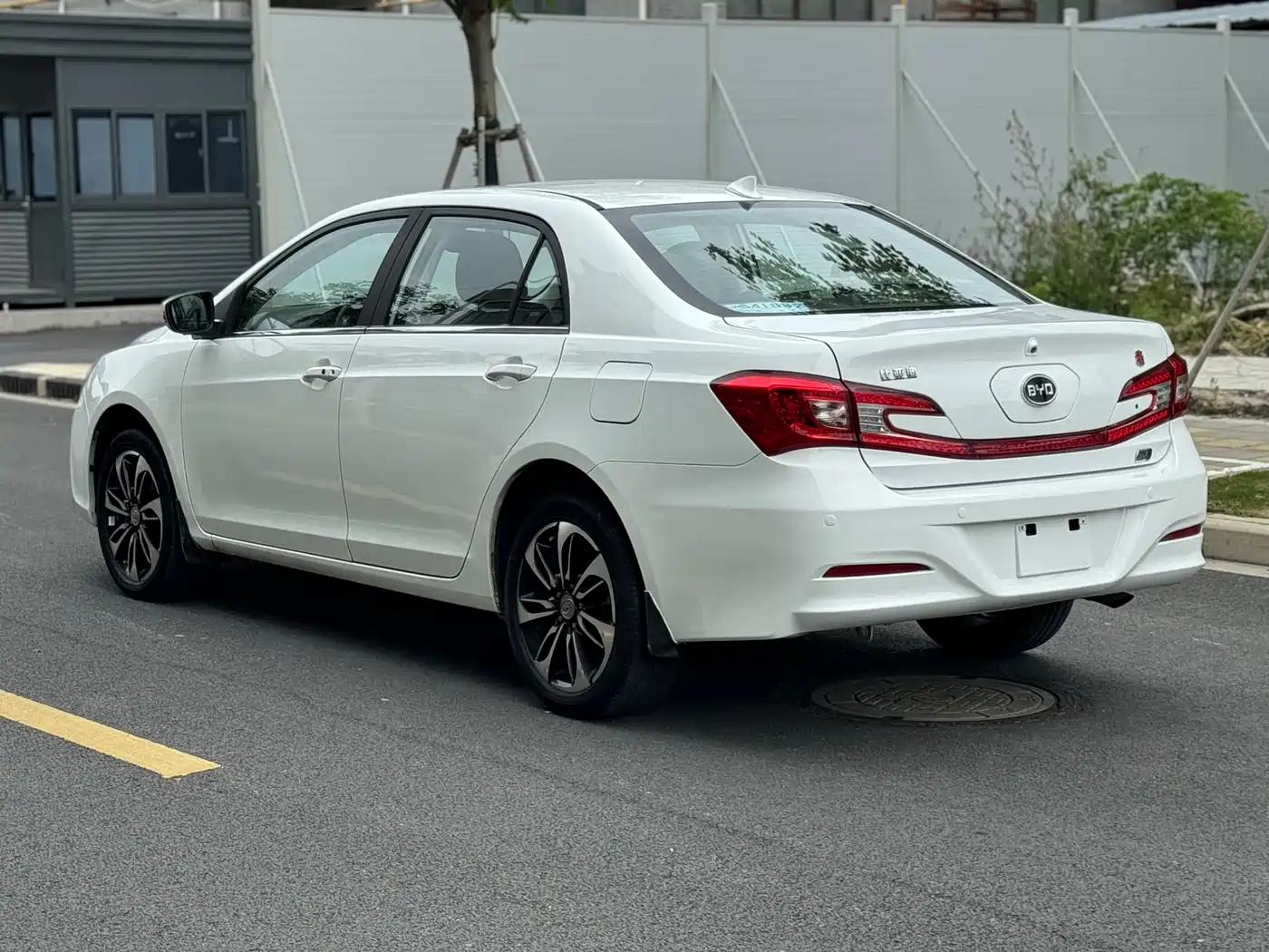 BYD Qin New Energy 2015 1.5T Double Champion Flagship Plus фото 9