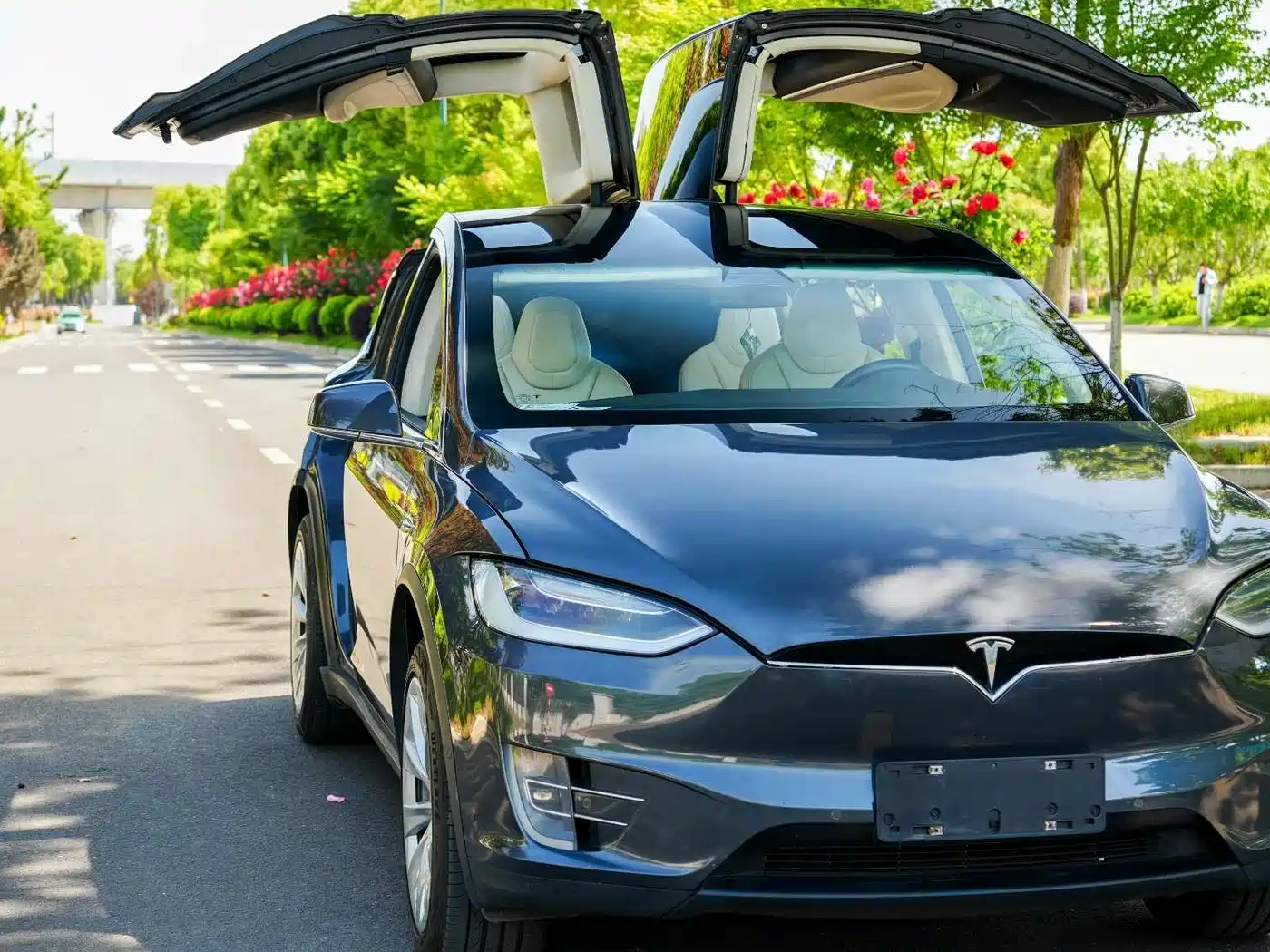 TESLA MODEL X