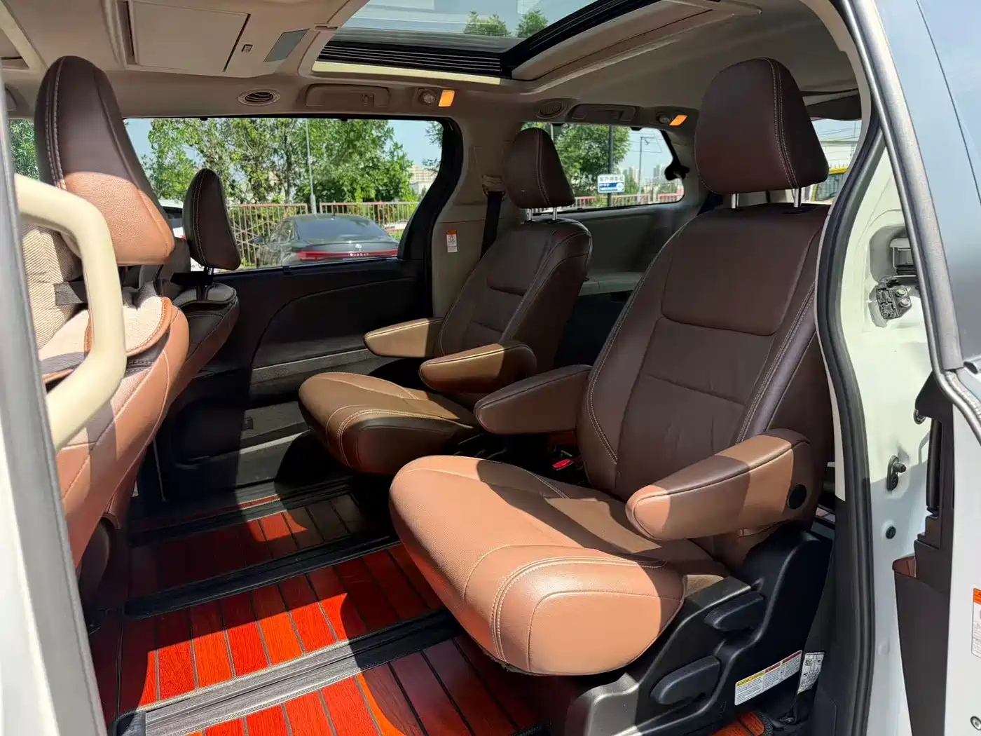 Toyota Sienna 2015 3.5L 4WD L фото 7