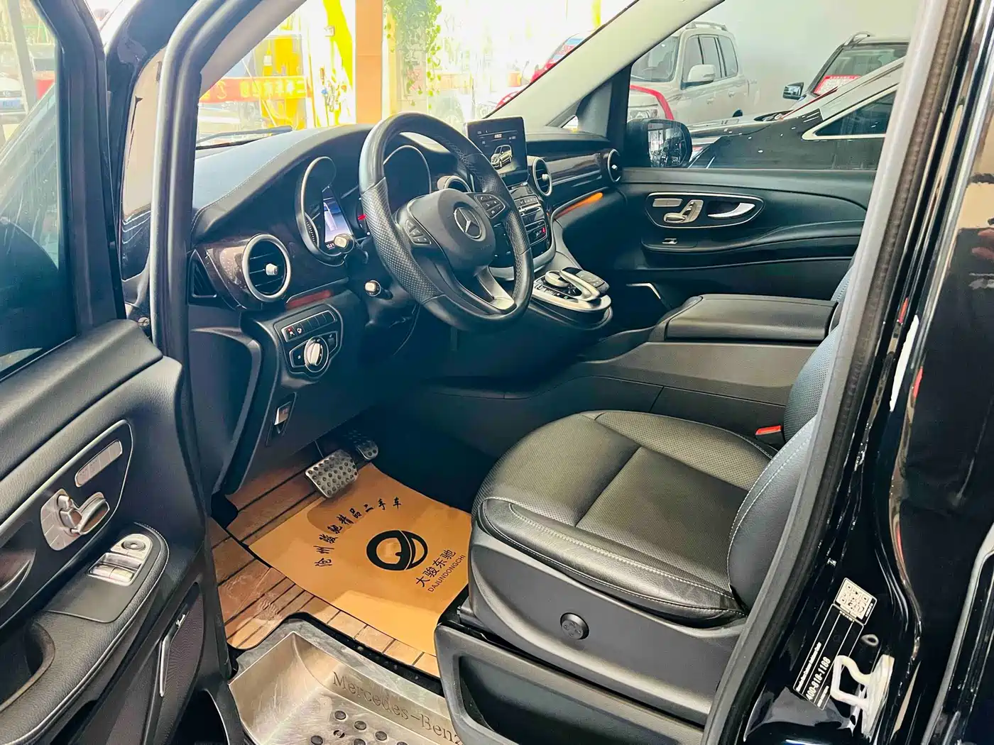 Mercedes-Benz V-Class 2018 V 260 Premium Edition China VI фото 4