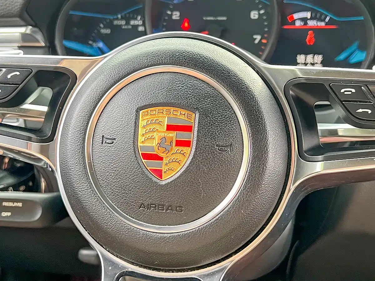 Porsche Macan 2016 Macan 2.0T фото 8