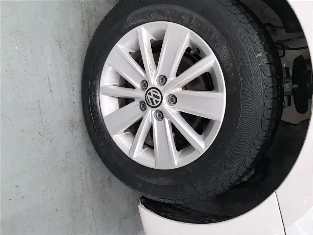 Volkswagen Polo 2016 1.4L Automatic Trend фото 23