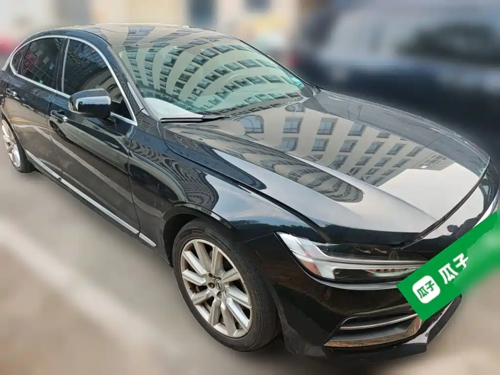 Фото 3 - Volvo S90
