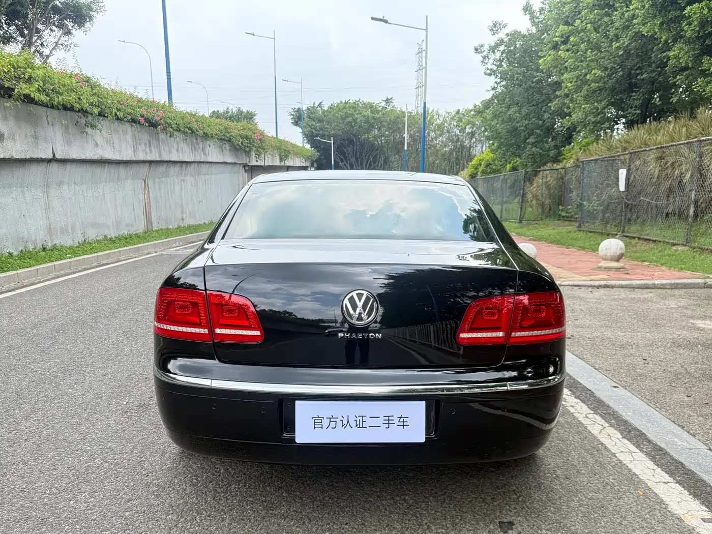 Volkswagen Phaeton 2011 3.6L V6 4-seat Long Wheelbase Individual фото 5