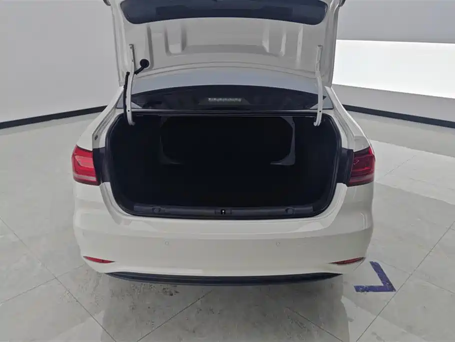 Volkswagen Lavida 2019 Lavida Start 1.5L Manual Trend (China VI) фото 4