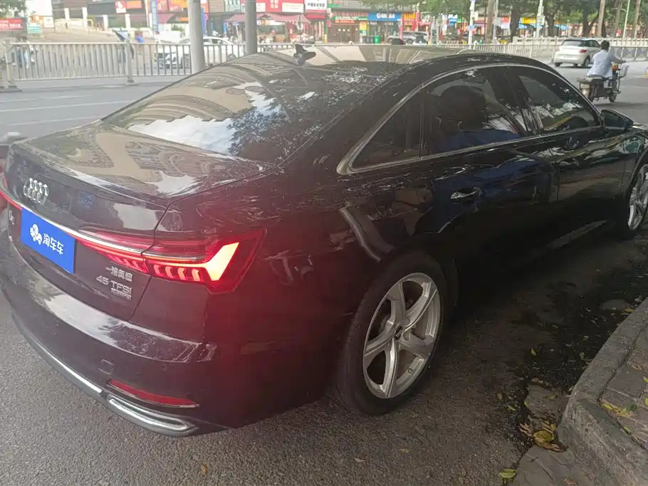 Audi A6L 2021 45 TFSI quattro Exclusive Elegance фото 3