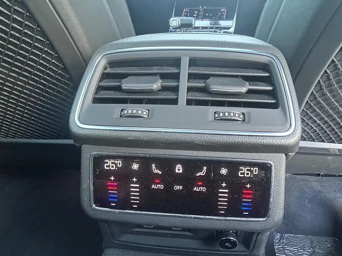 Audi A6L 2023 45 TFSI Premium Selection Dynamic фото 11