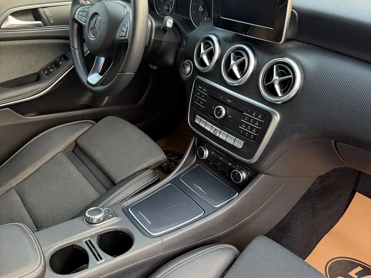 Mercedes-Benz A-Class (Import) 2017 A 200 Dynamic Edition фото 18