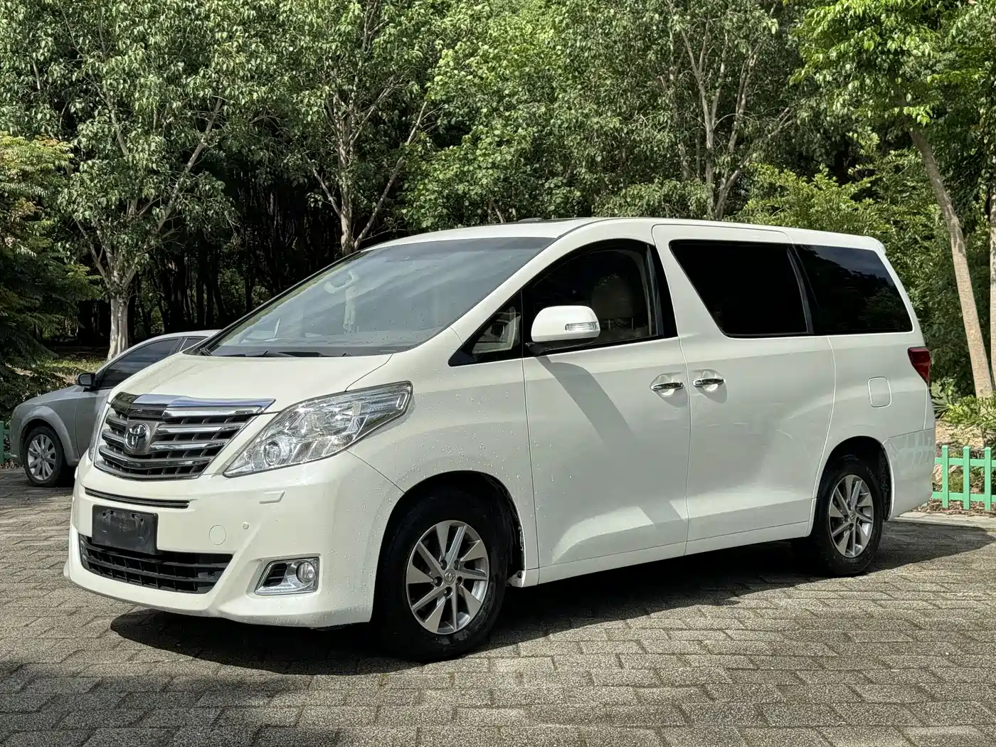 Toyota Alphard 2012 3.5L Luxury Edition