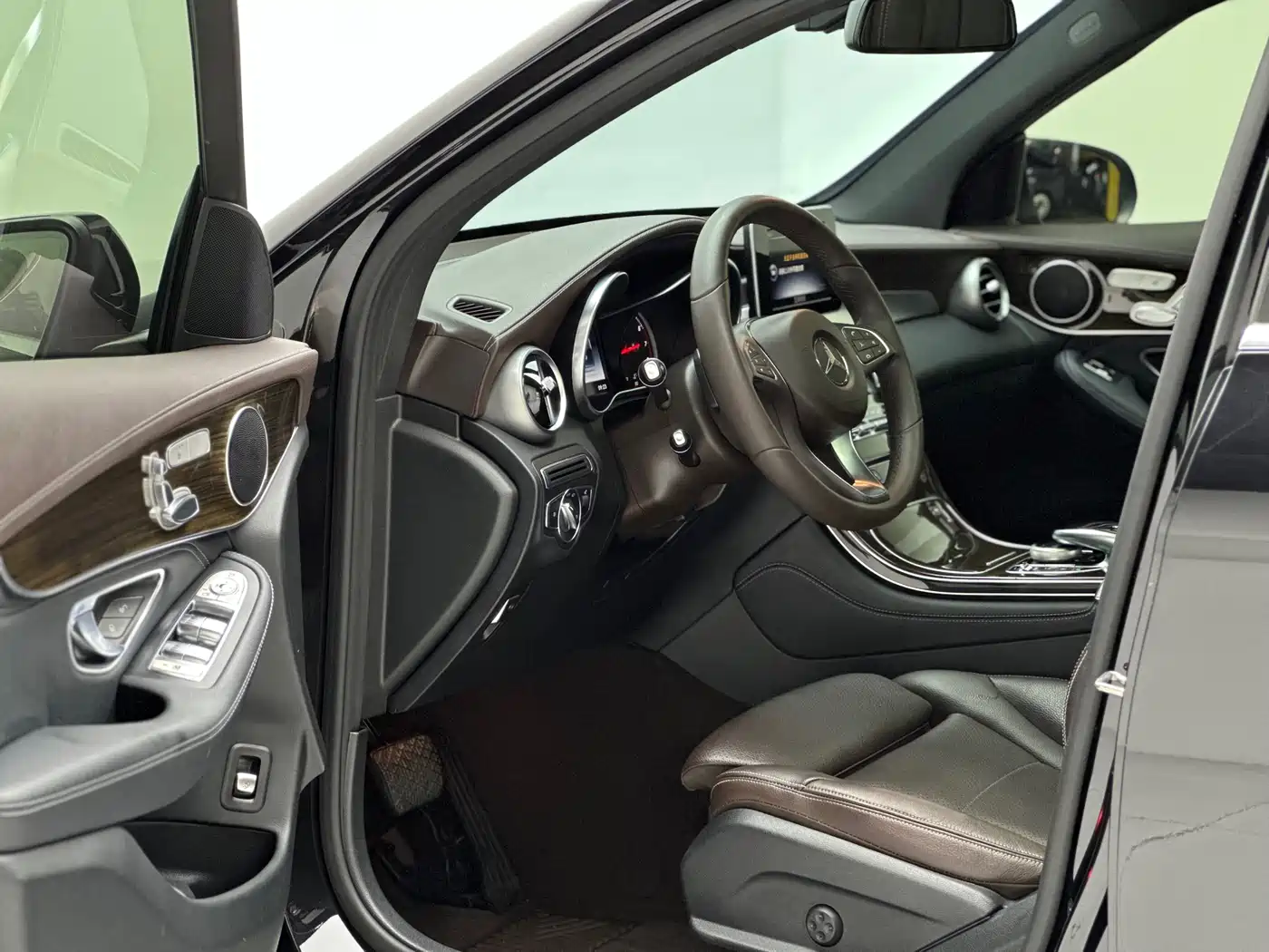Mercedes-Benz GLC 2017 GLC 260 4MATIC Dynamic фото 13