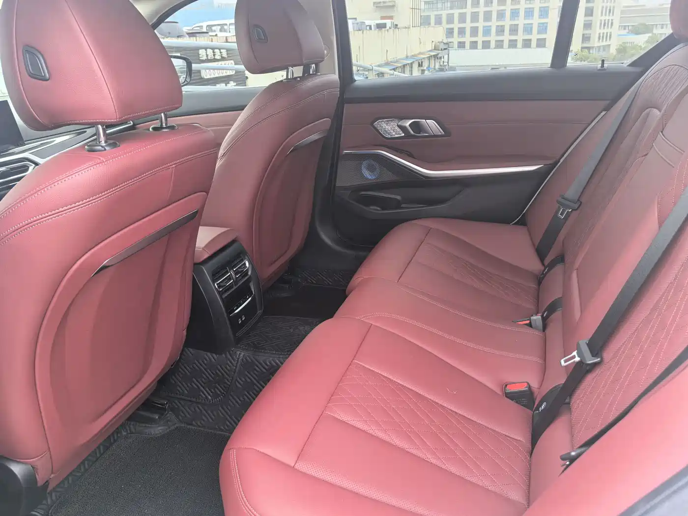BMW 3 Series 2024 325Li M Sport Package фото 9