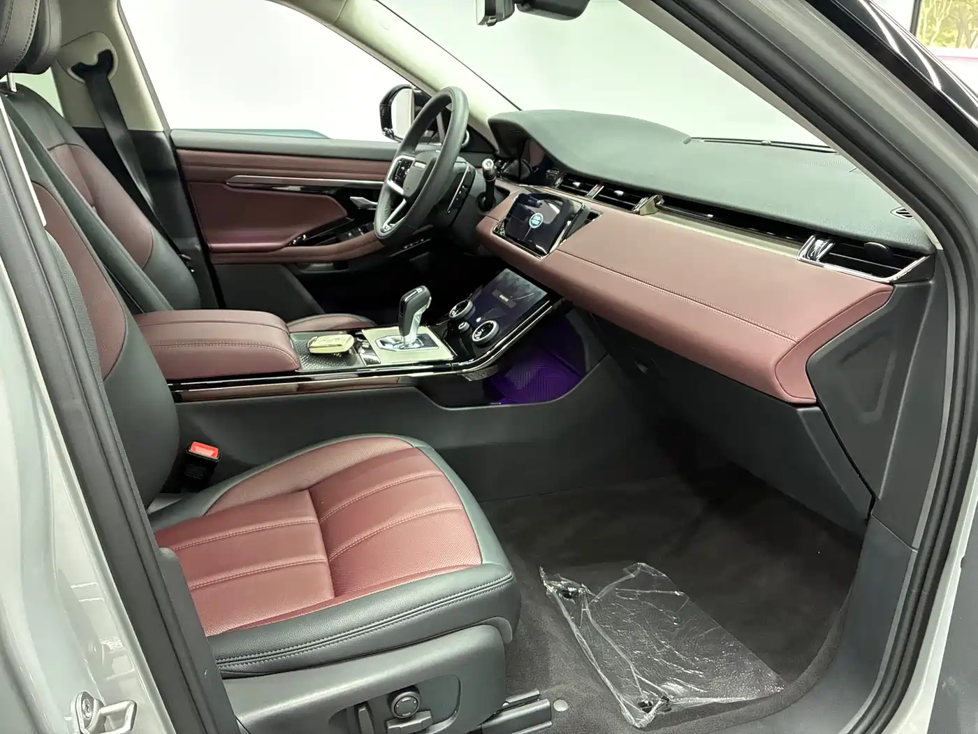 Land Rover Range Rover Evoque 2022 Facelift Range Rover Evoque L 249PS R-Dynamic Luxury фото 18