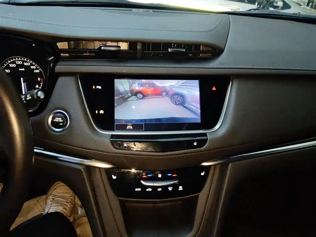 CADILLAC XT5