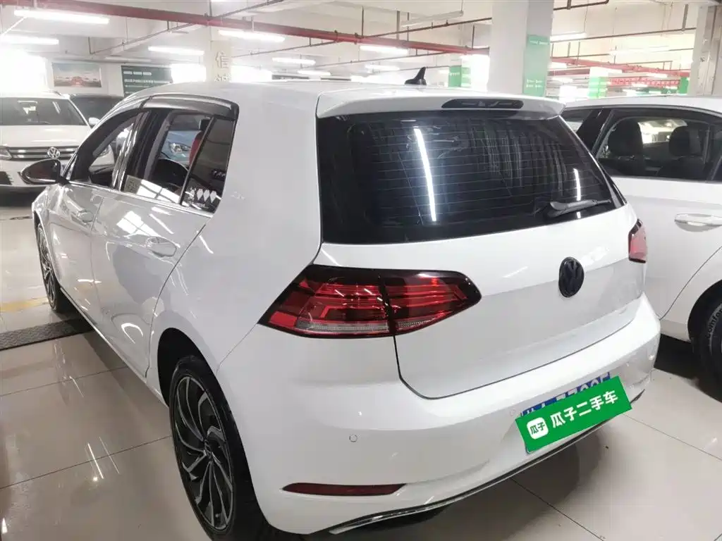 Volkswagen Golf 2020 200TSI DSG Comfort Progressive Edition фото 5