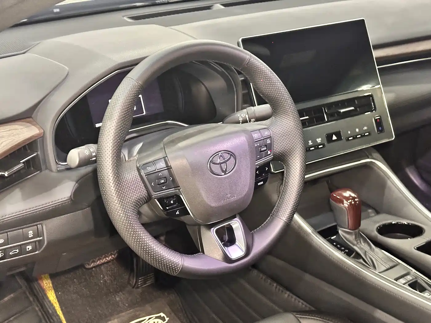 Toyota Avalon 2024 Model 2.0L Progressive Edition фото 4