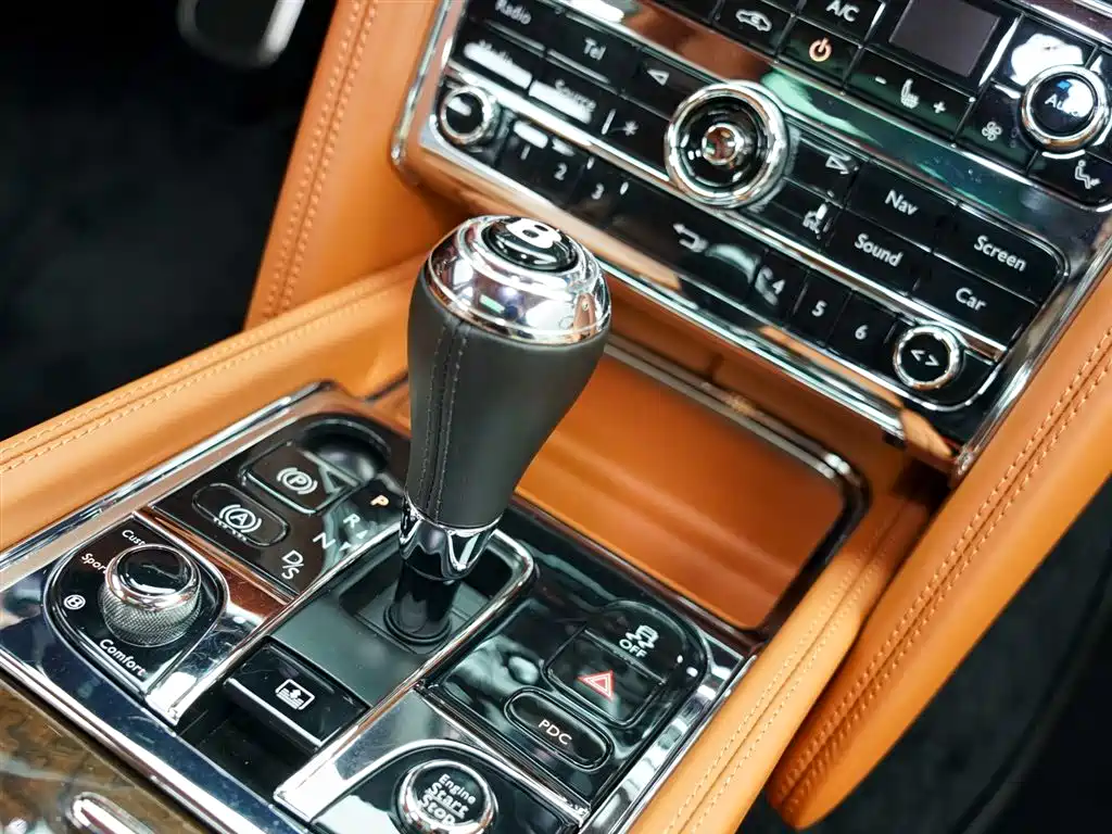 Bentley Mulsanne 2017 6.8T Long Wheelbase фото 20